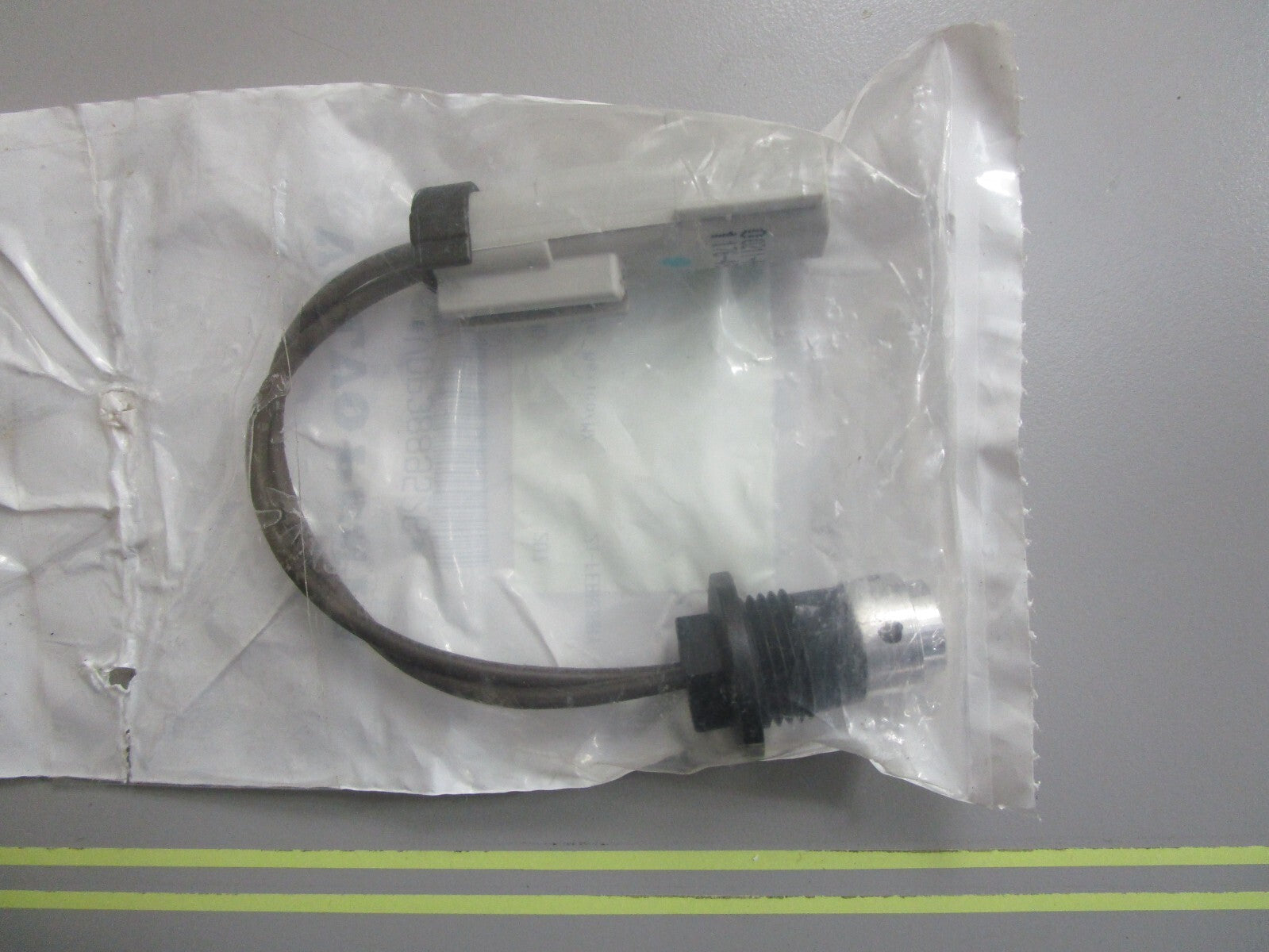 *NEW OEM* 0820 Volvo Penta Temperature Sensor 3889526 23117173