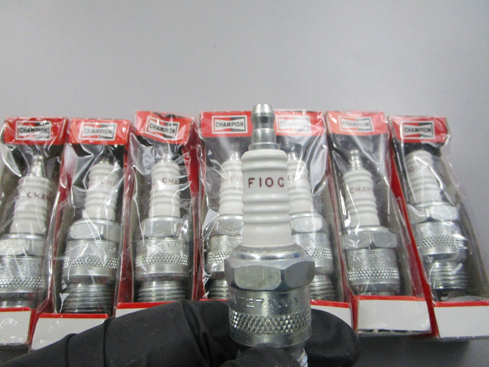NEW (LOT OF 8) F10C Champion Spark Plug 0810