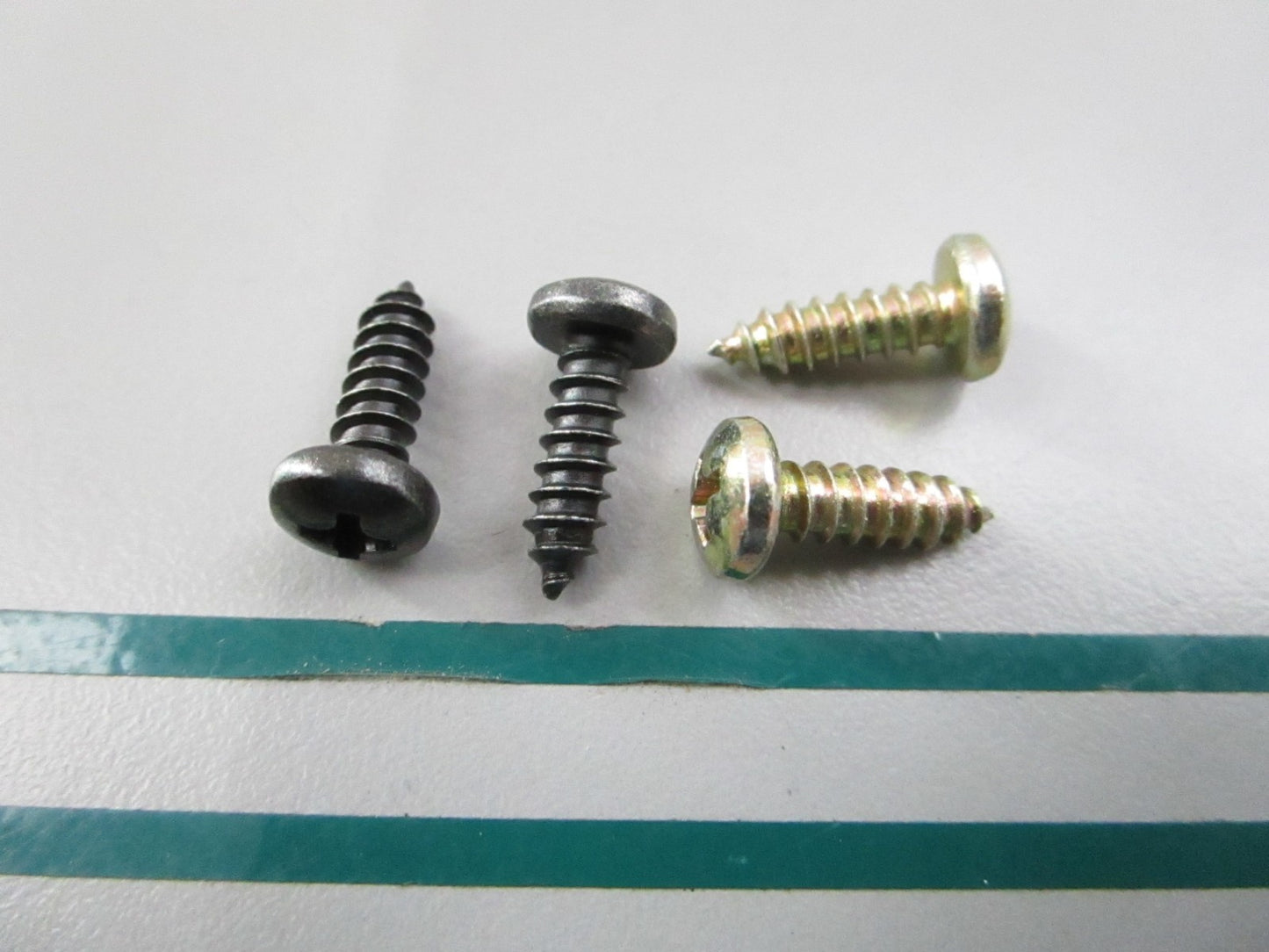 NEW OEM (LOT OF 4) 955127 Volvo Penta Screw 0810