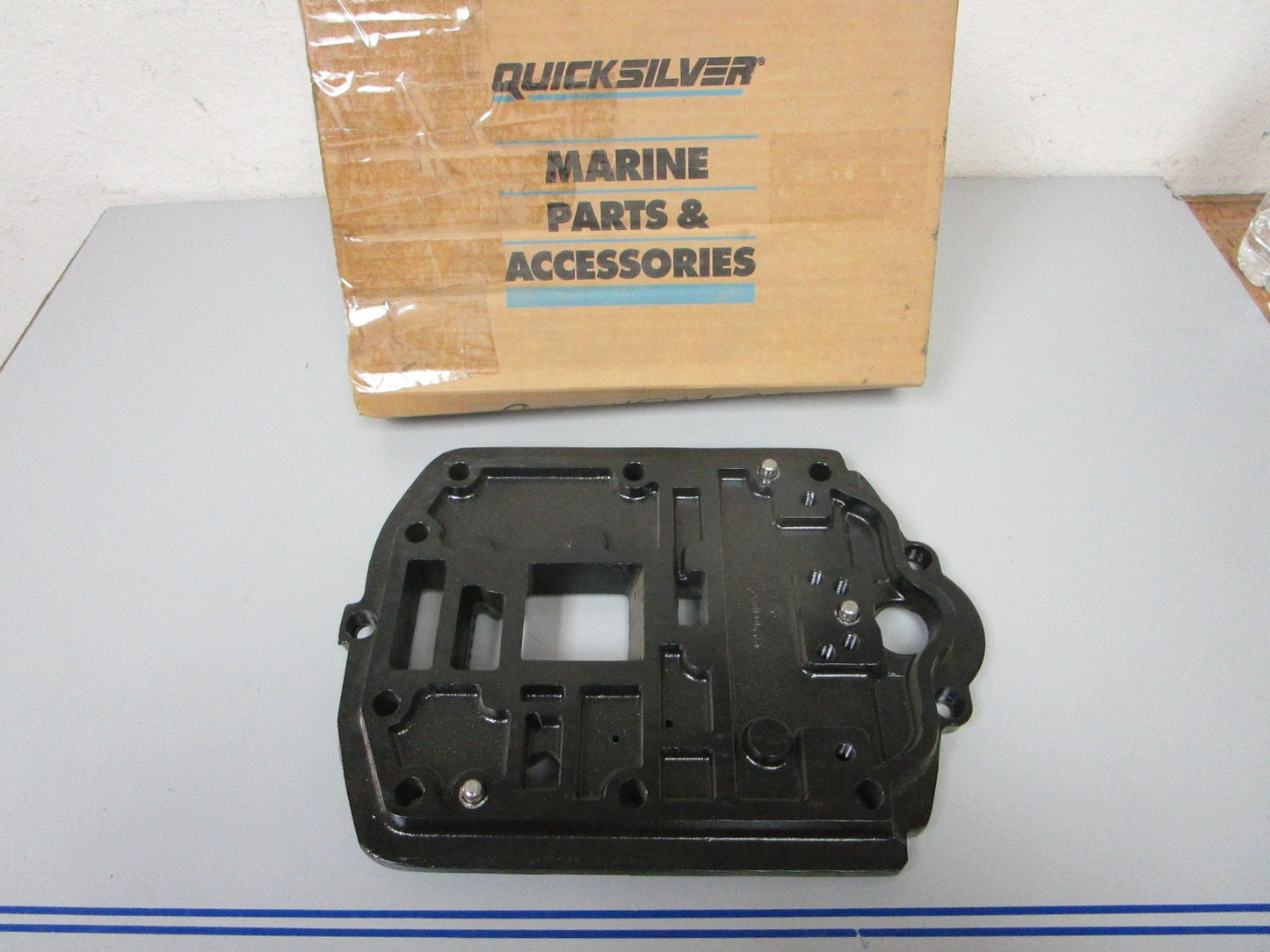 NEW OEM 820194A1 Mercury Force 90 120 hp 1995 1996 1997 Exhaust Plate 0720