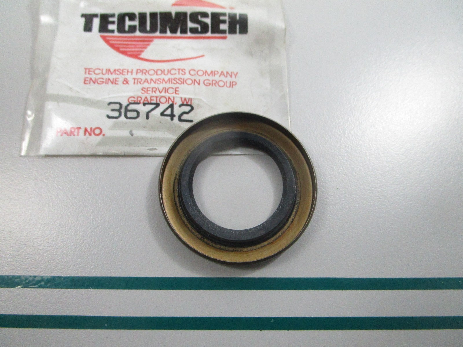 NEW OEM 36742 Tecumseh Oil Seal 0810