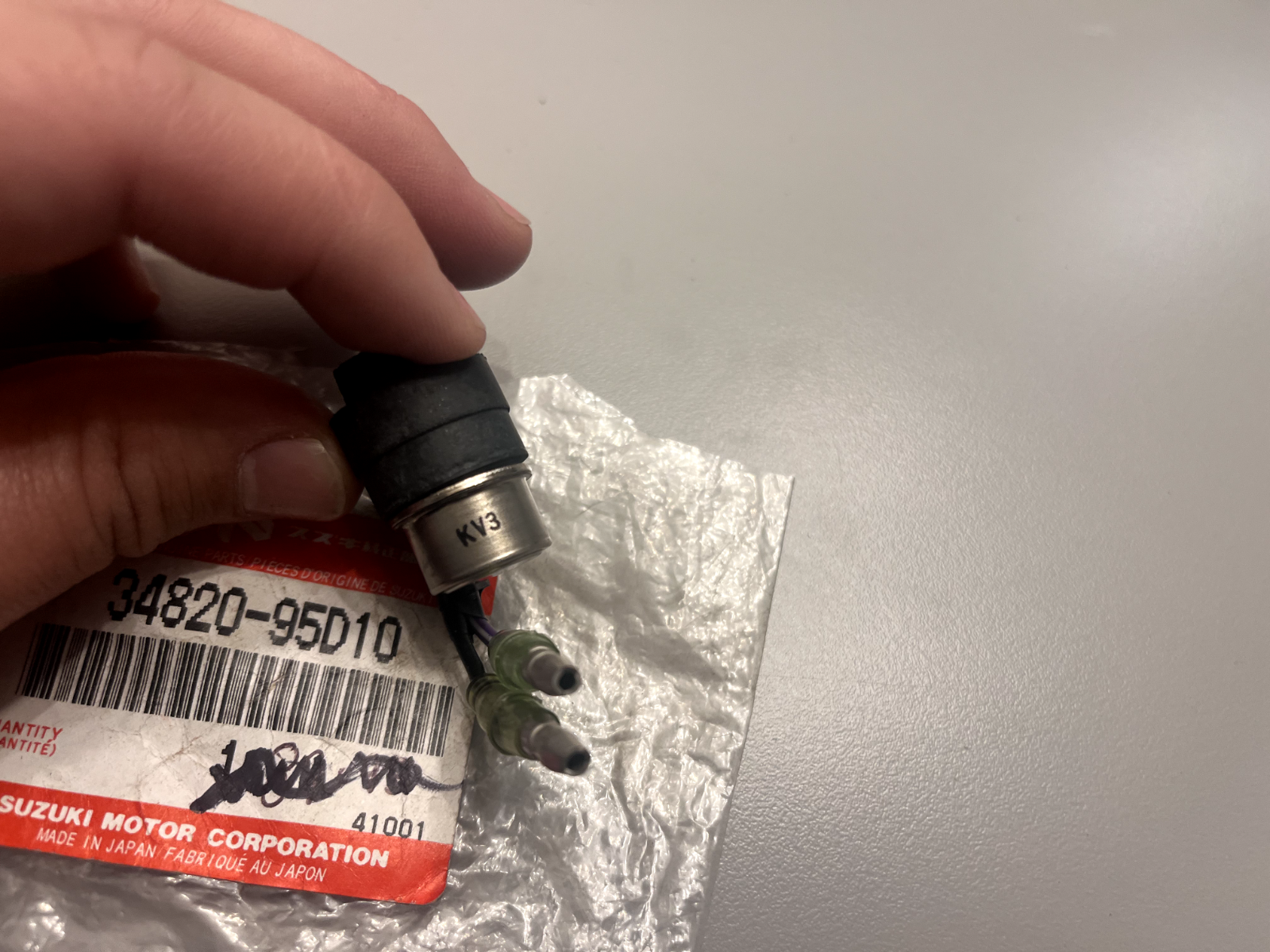 *NEW OEM* 0720 Suzuki Temperature Sensor 34820-95D10
