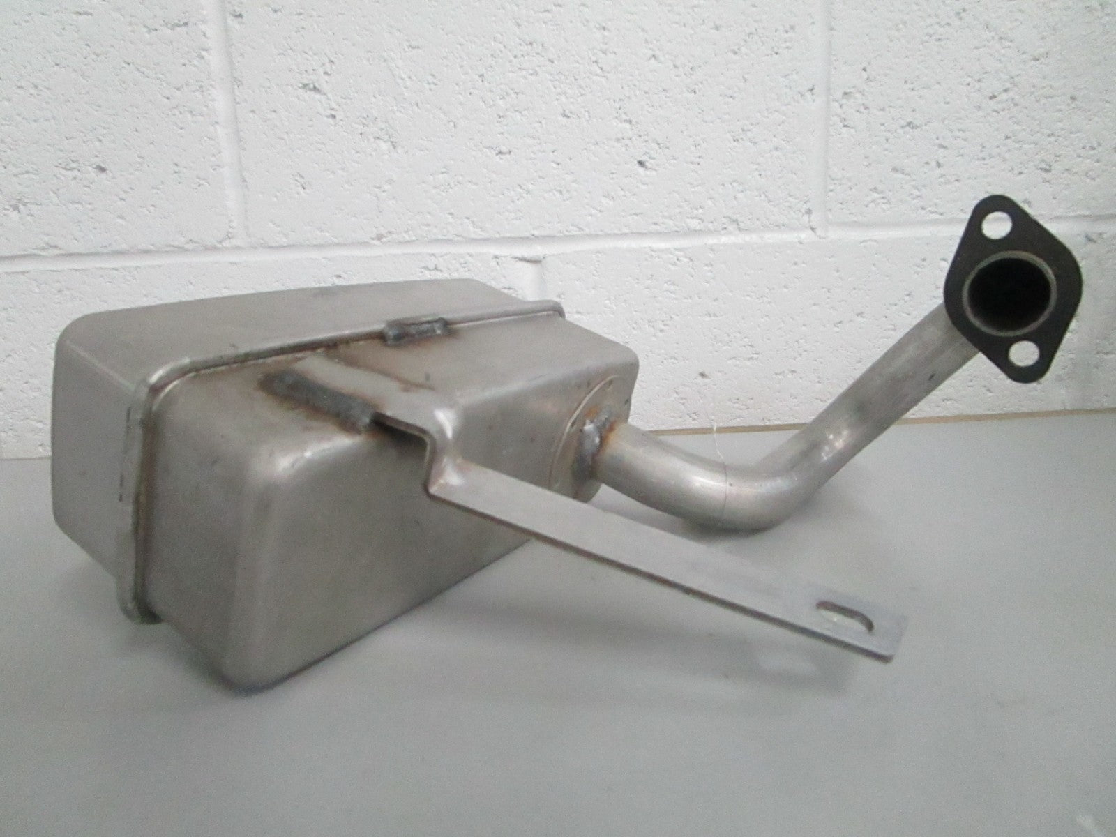 *NEW OEM* 0820 Stens Single Cylinder Muffler 105-027