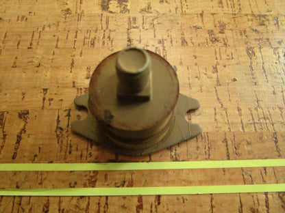 *NEW OEM* 0810 OMC Johnson Evinrude Rubber Mount 305309 0305309