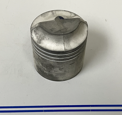 *NEW OEM* 0670 OMC Johnson Evinrude Piston 0380568 380568