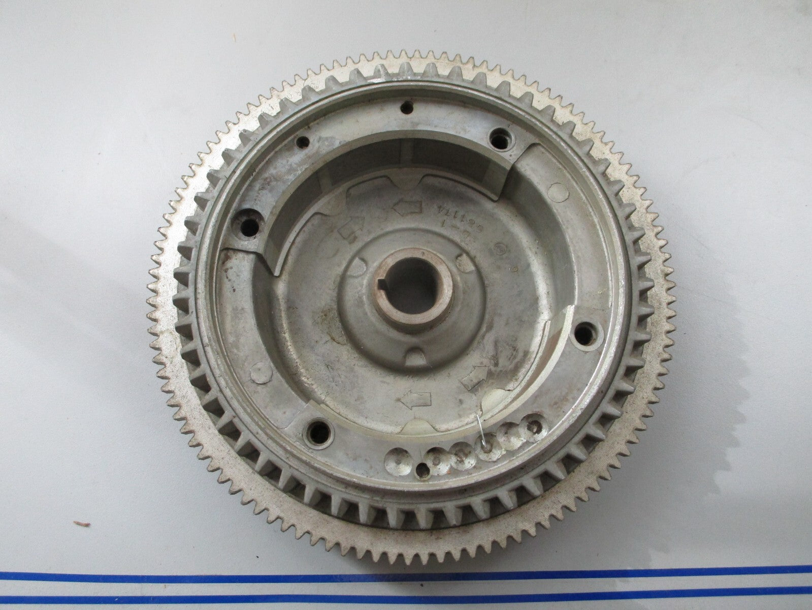 *NEW OEM* 0820 OMC 9.9 15 Electric Start Johnson Evinrude Flywheel 581174