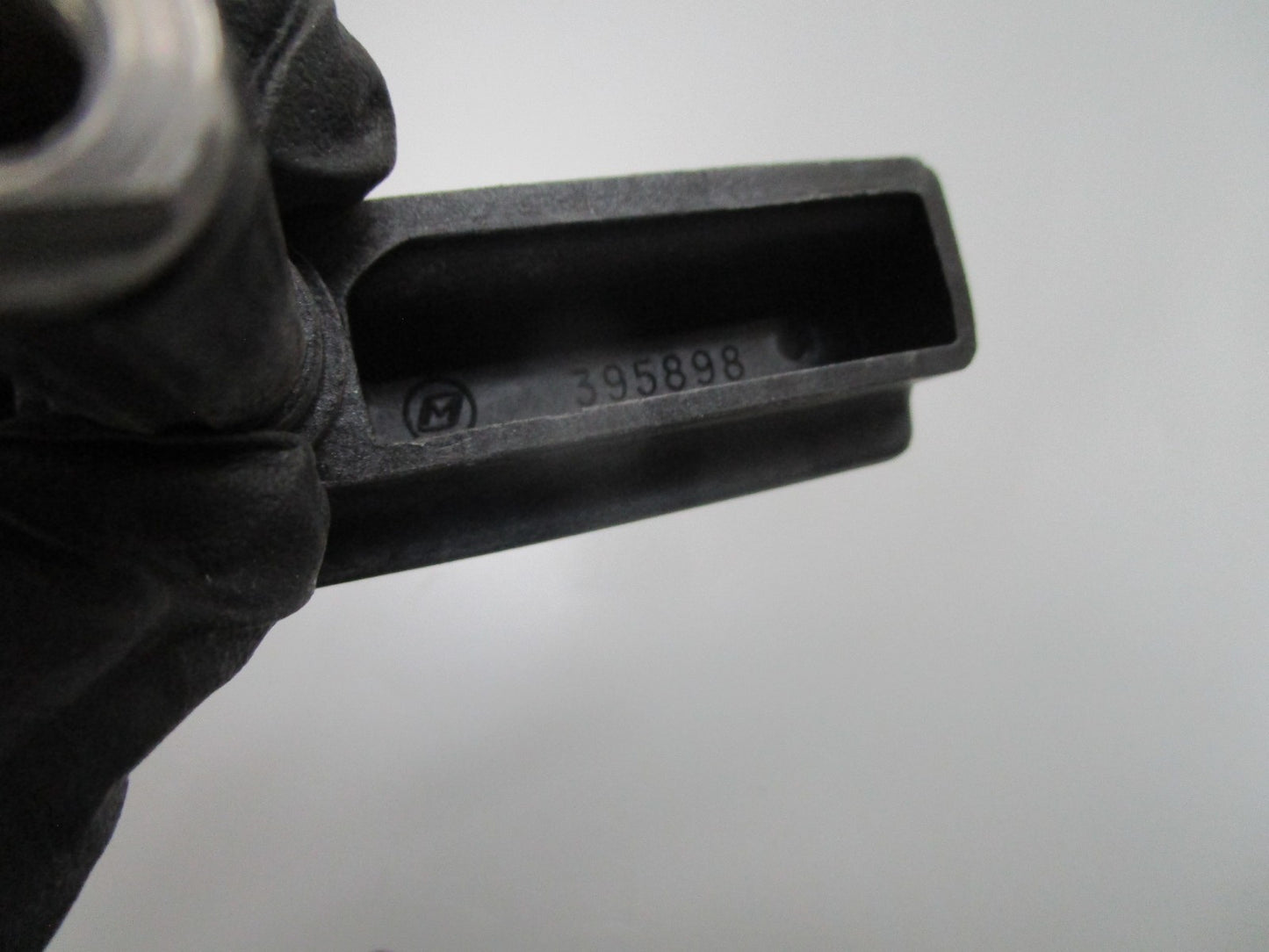 *NEW OEM* (LOT OF 2) 0810 OMC Johnson Evinrude Latch Handle 395898 0395898