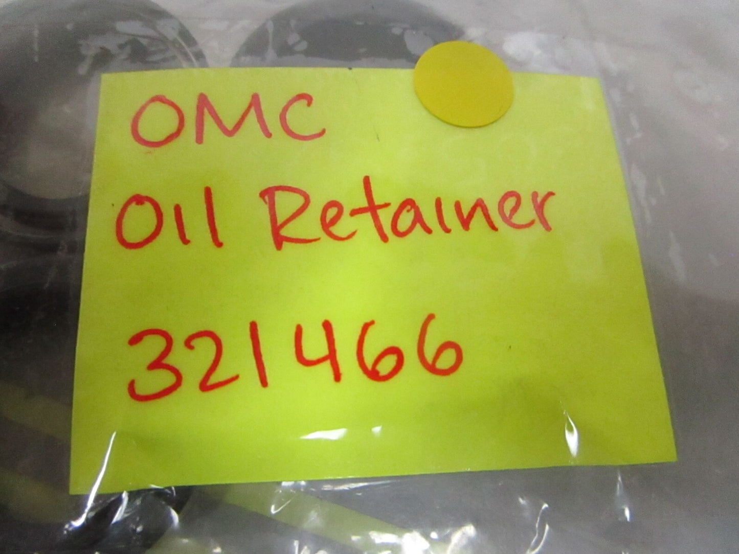 *NEW OEM* 0720 OMC Johnson Evinrude  Oil Retainer 321466 0321466