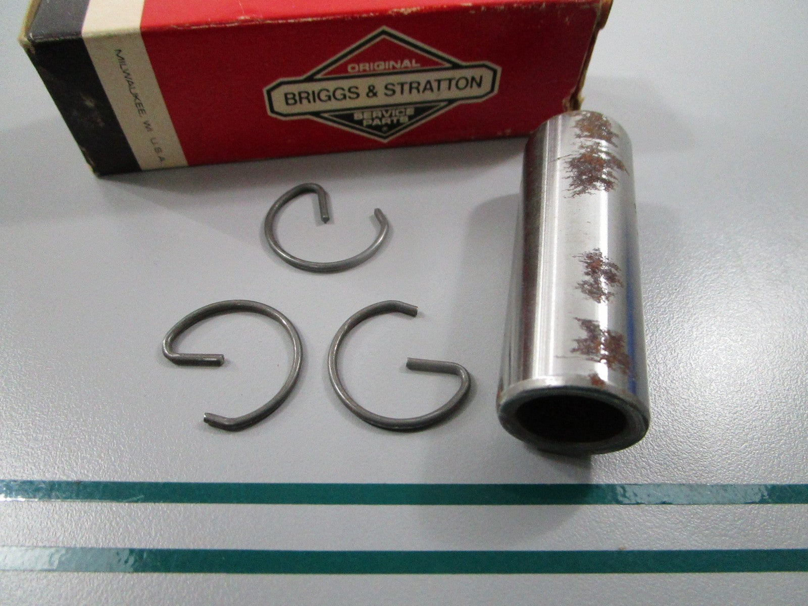 NEW OEM 299691 Briggs & Stratton Pin 0810