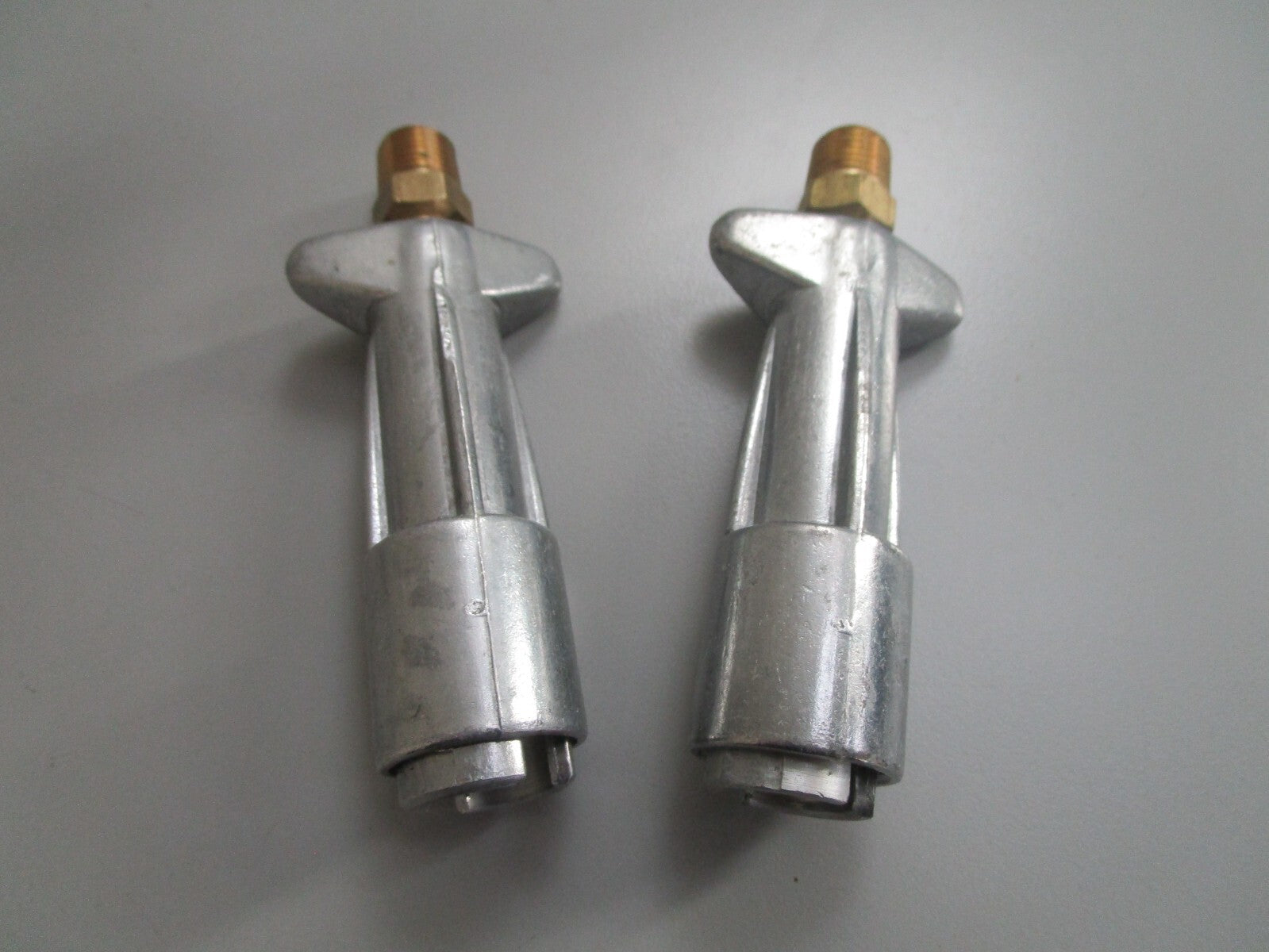 *NEW* (LOT OF 2) 0810 Tempo Fuel Line Connector 220160
