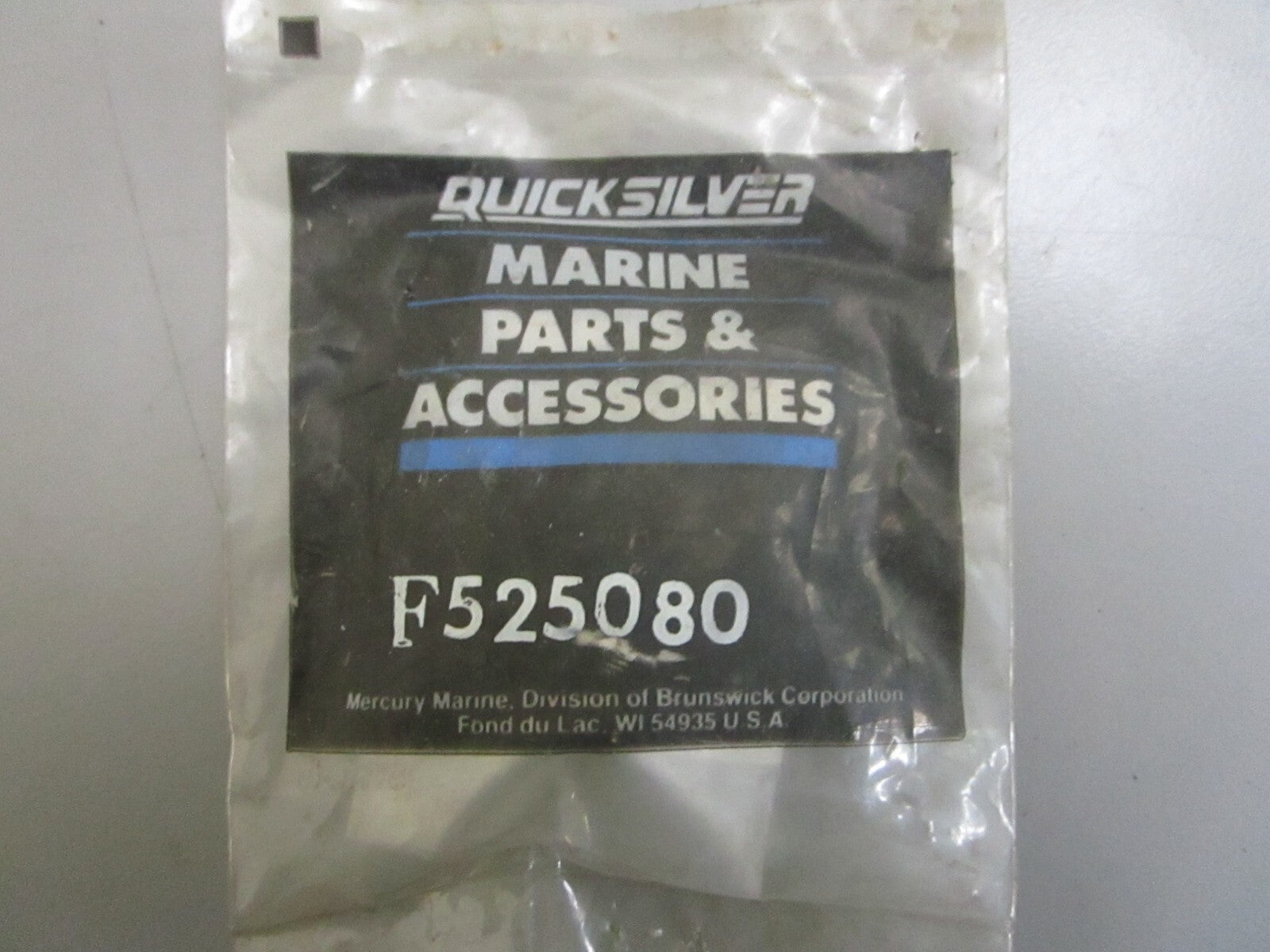 *NEW OEM* 0810 Mercury Force Steering Handle Pivot Screw F525080