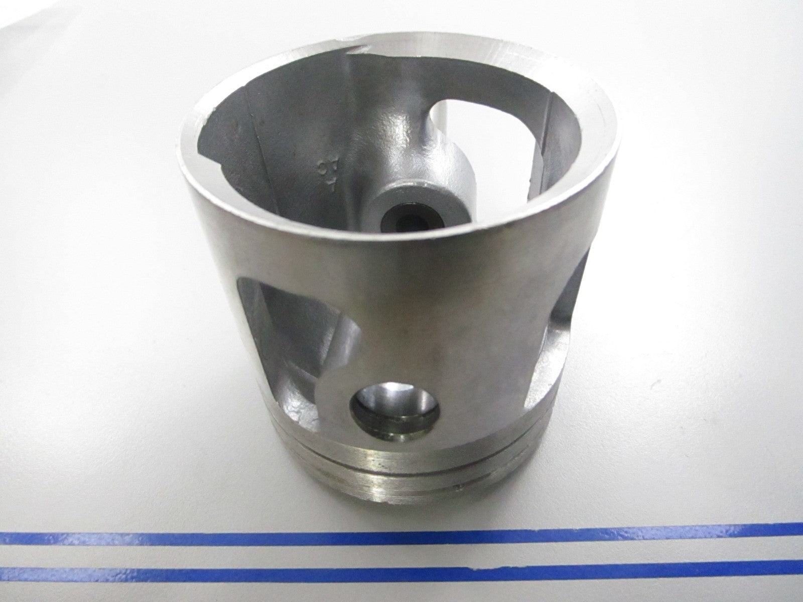 *NEW OEM* 0810 OMC Johnson Evinrude Piston & Pin Assembly 318900 386094