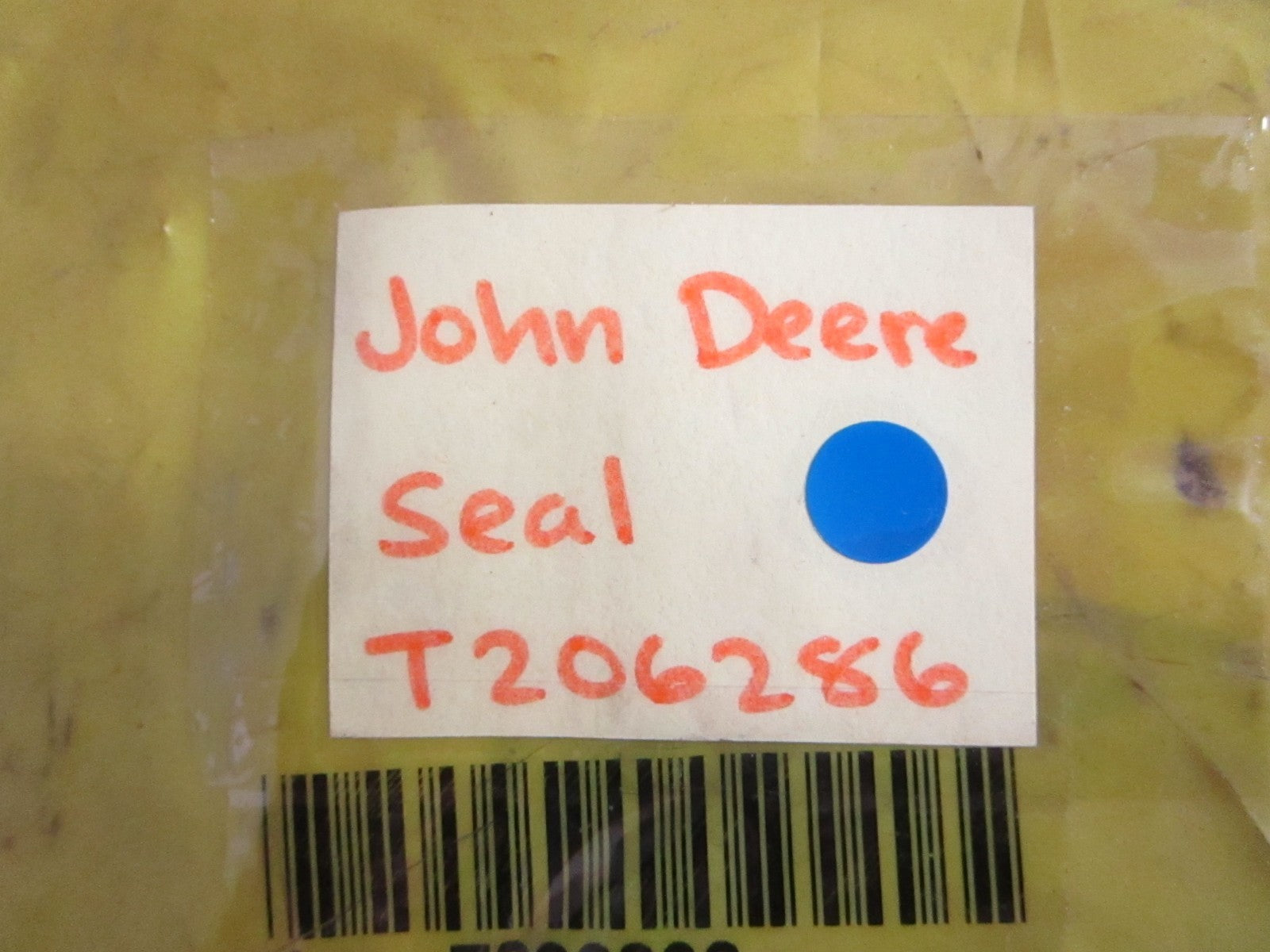 NEW OEM T206286 John Deere Seal 0820