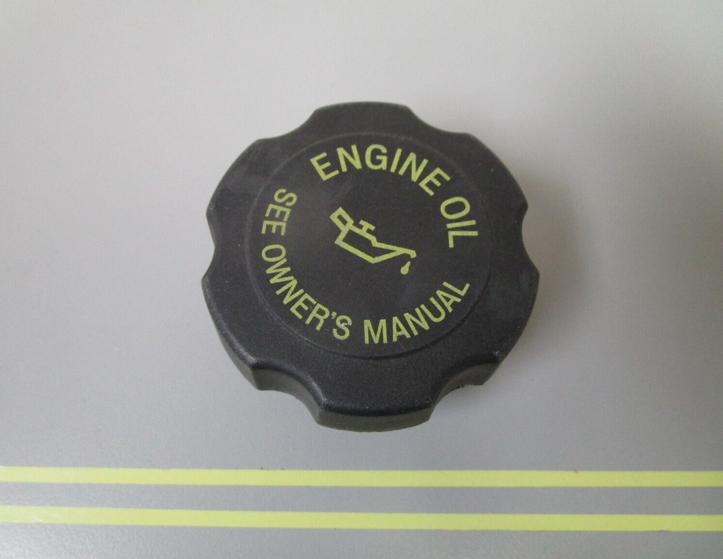 *NEW OEM* 0810 OMC Johnson Evinrude Oil Filler Cap 3854008