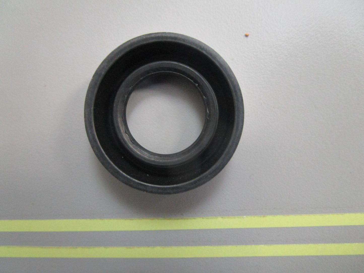 *NEW OEM* 0810 Mercury Quicksilver Oil Seal 26-90562