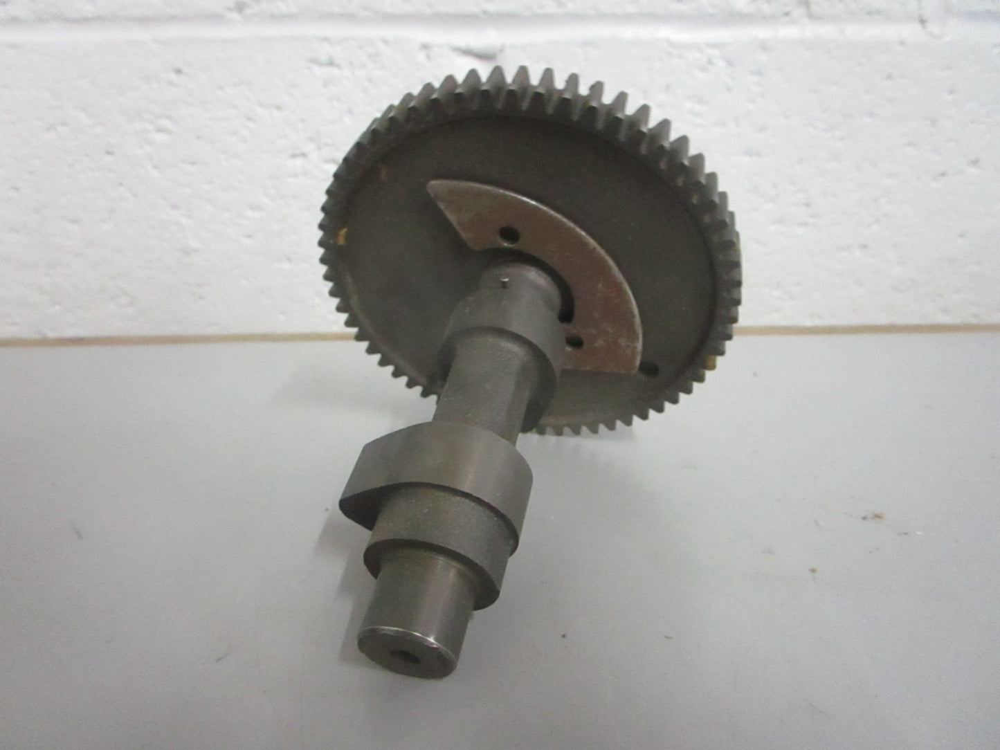 NEW OEM 32114 Tecumseh Chamshaft 0820