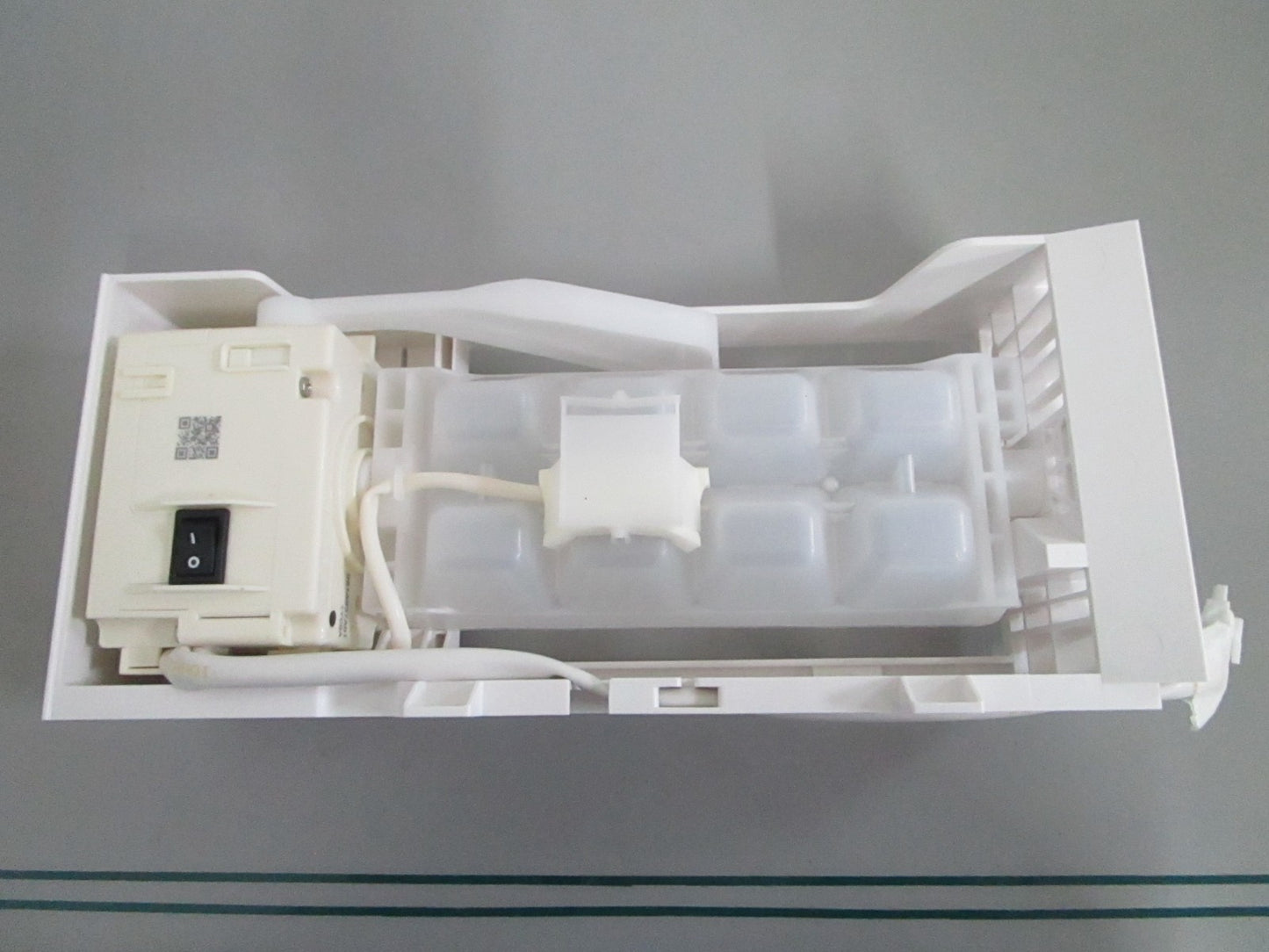 Whirlpool W11546935 NEW OEM Refrigerator Ice Maker Assy Maytag KitchenAid 0820