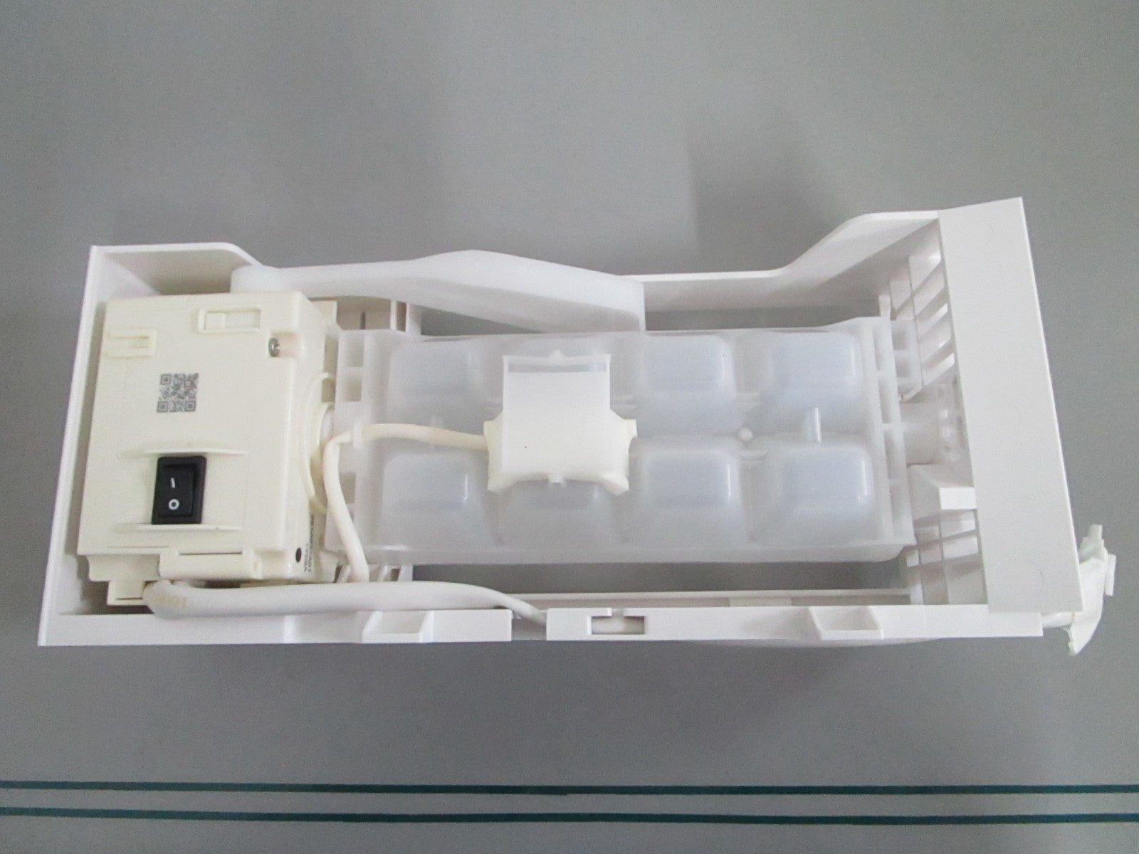 Whirlpool W11546935 NEW OEM Refrigerator Ice Maker Assy Maytag KitchenAid 0820