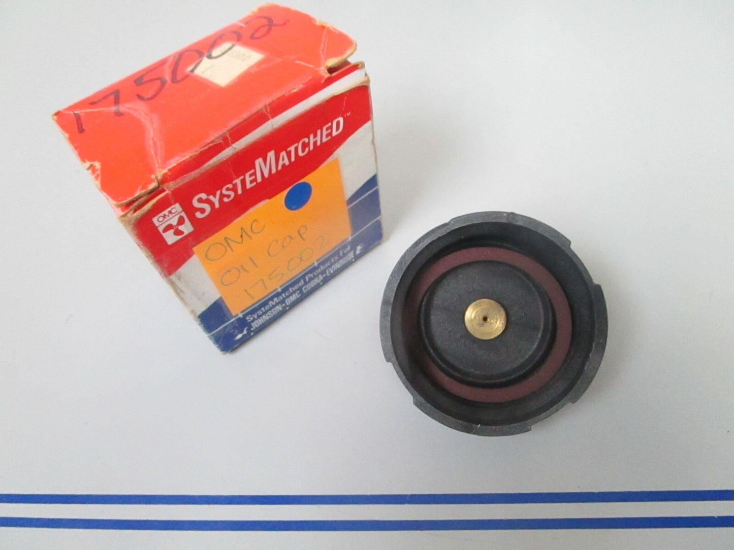 *NEW OEM* 0810 OMC Johnson Evinrude Oil Cap 175002 0175002
