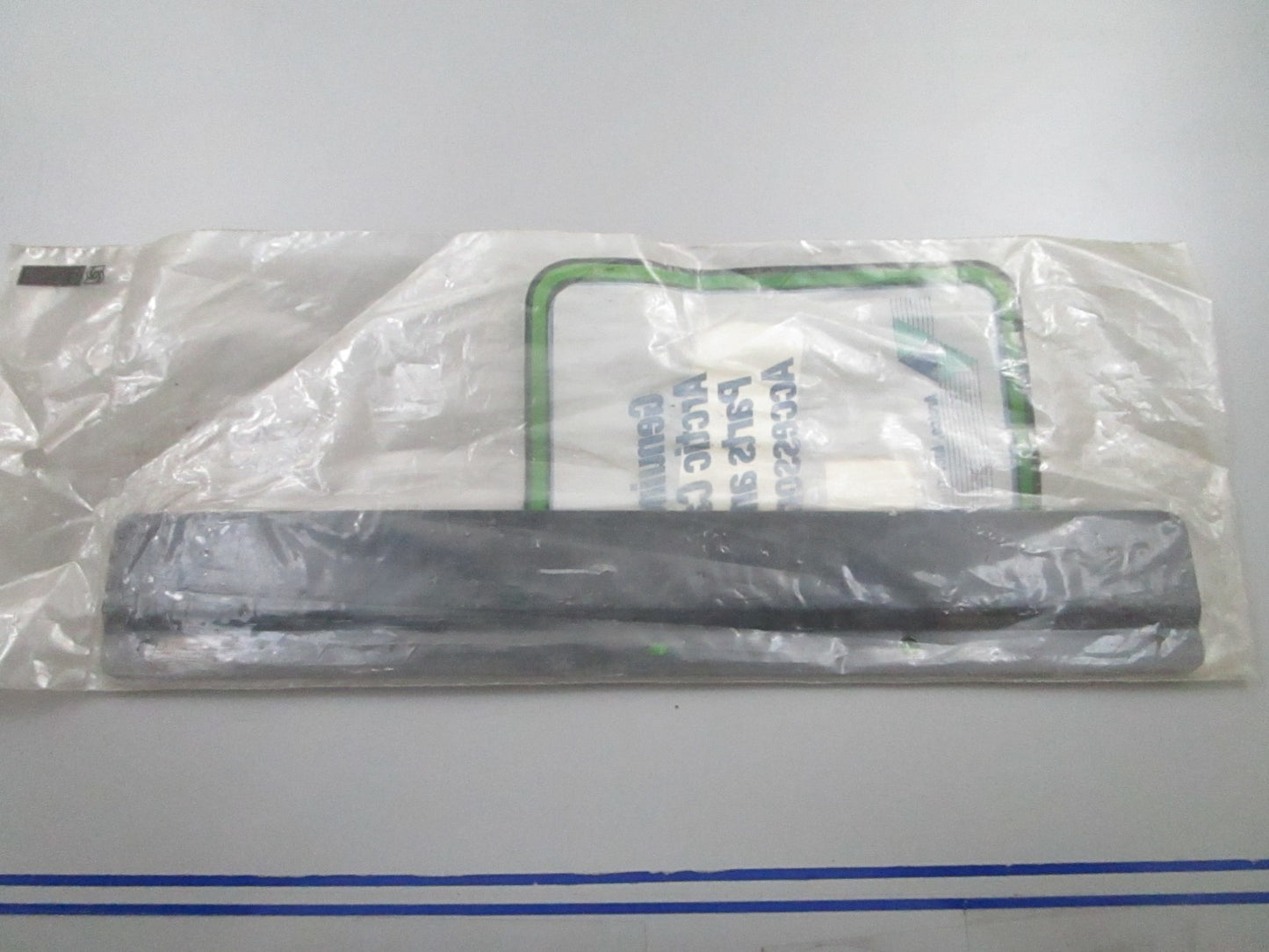 *NEW OEM* 0810 Arctic Cat Hood Guide 0616-622