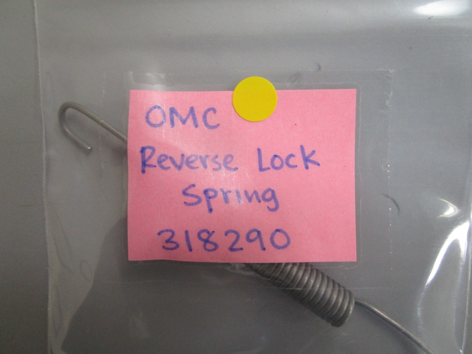 *NEW OEM* 0810 OMC Johnson Evinrude Reverse Lock Spring 318290 0318290