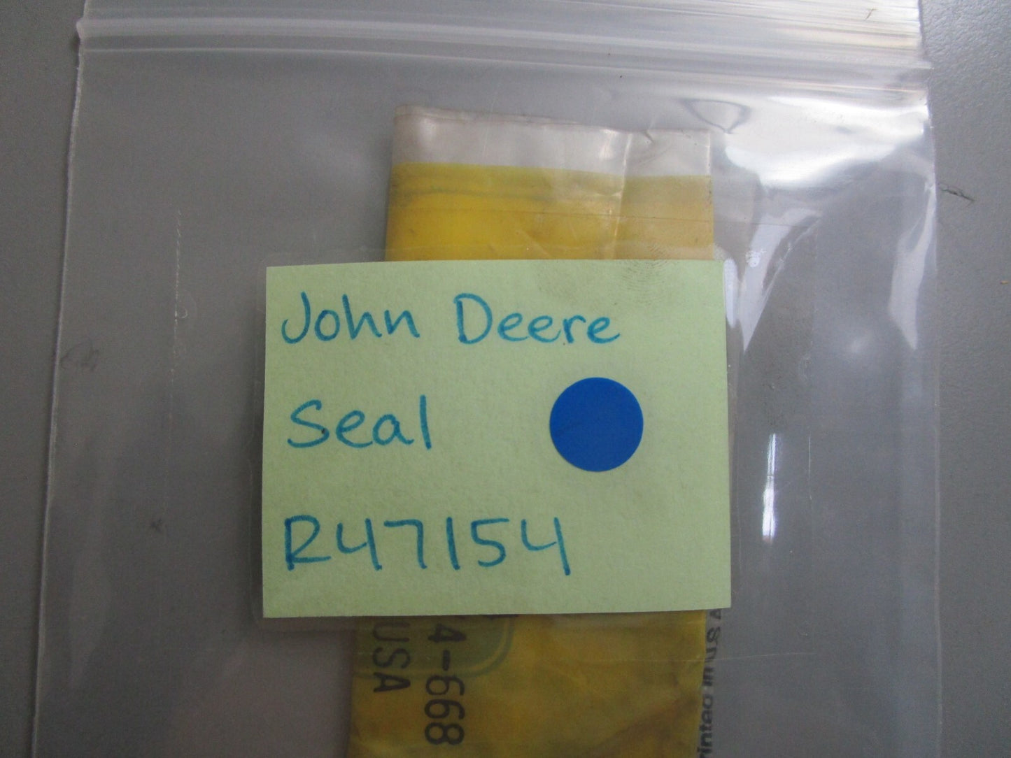*NEW OEM* 0810 John Deere Seal R47154