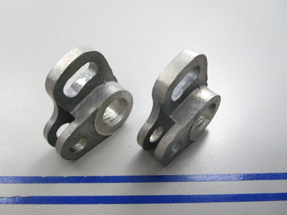 NEW OEM (LOT OF 2) 309747 0309747 OMC Johnson Evinrude 9.5hp Clevis 0810
