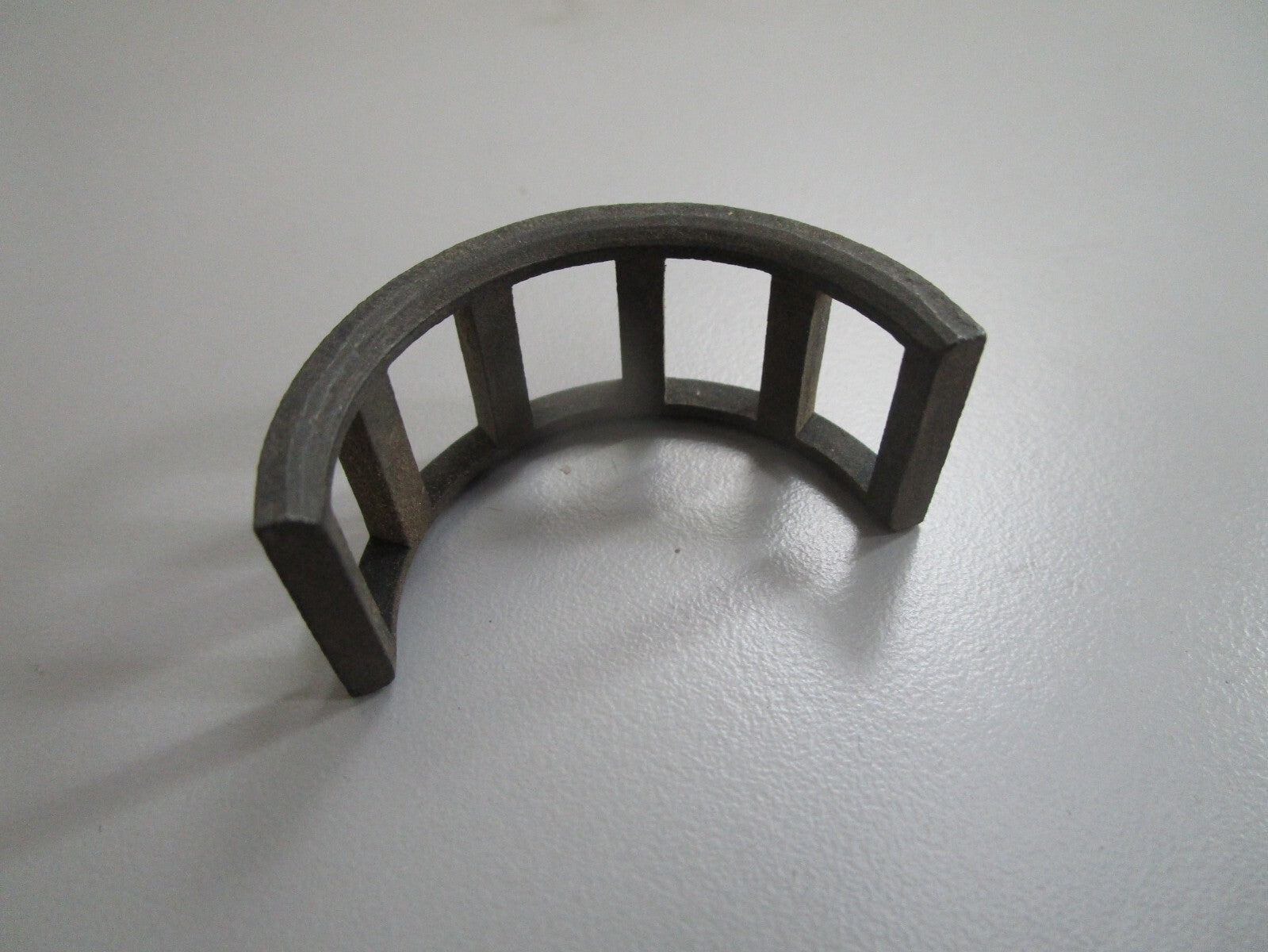 *NEW OEM* 0820 OMC Johnson Evinrude Cage 305116 0305116