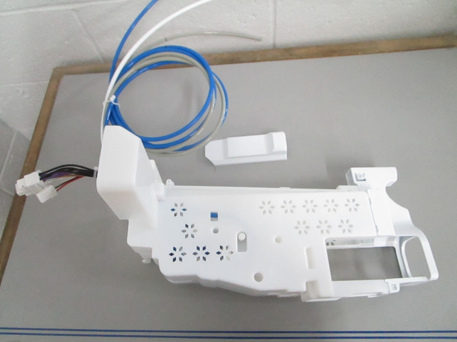 *NEW OEM* 0820 Samsung Refrigerator Water Filter Case Assy DA82-02876A