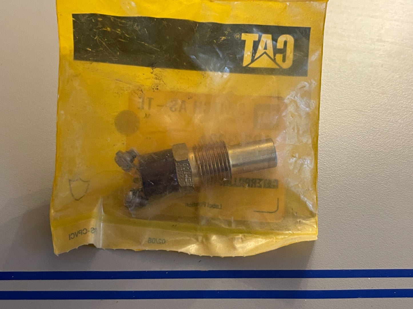 NEW OEM 203-3221 CAT Caterpillar Temperature Switch Assembly 0720