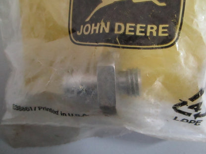 NEW OEM ET11046 John Deere Gear Pivot Stud 0820