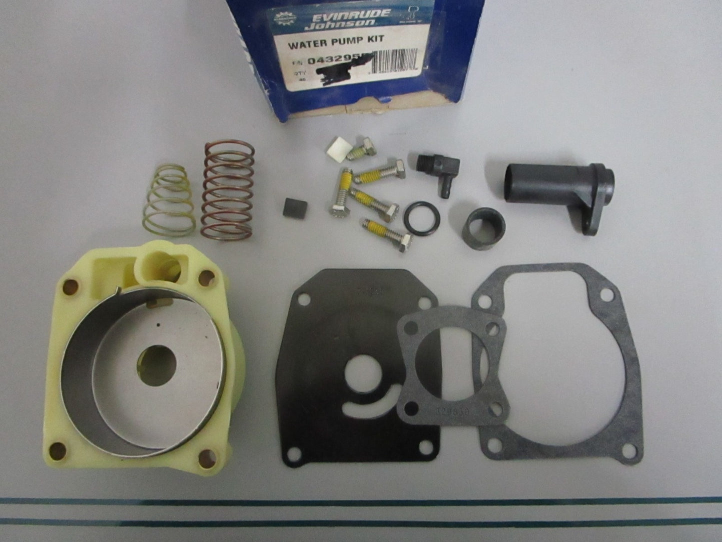 NEW OEM 432955 0432955 OMC Johnson Evinrude Water Pump Kit 0820