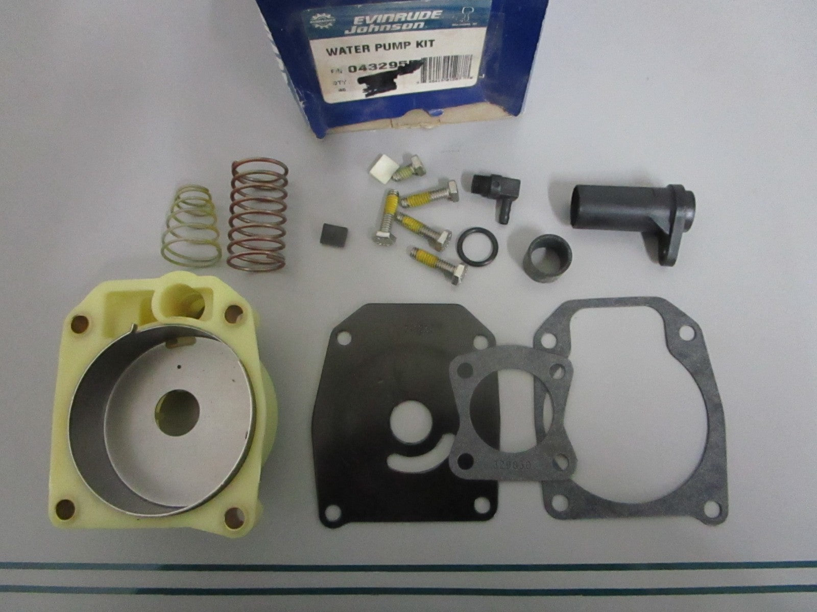 NEW OEM 432955 0432955 OMC Johnson Evinrude Water Pump Kit 0820