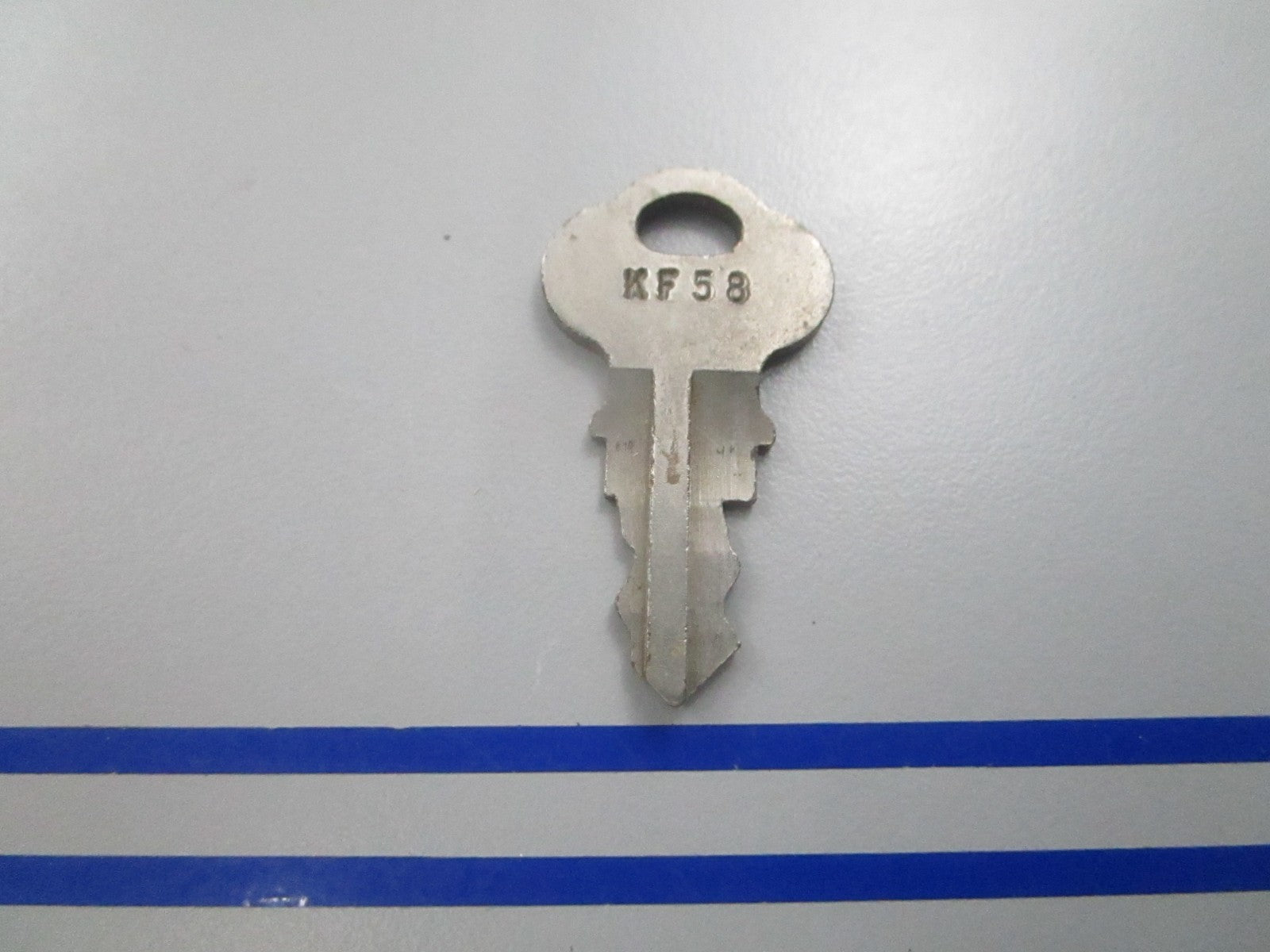 NEW OEM 501573 0501573 OMC Johnson Evinrude K58 Ignition Key 0810