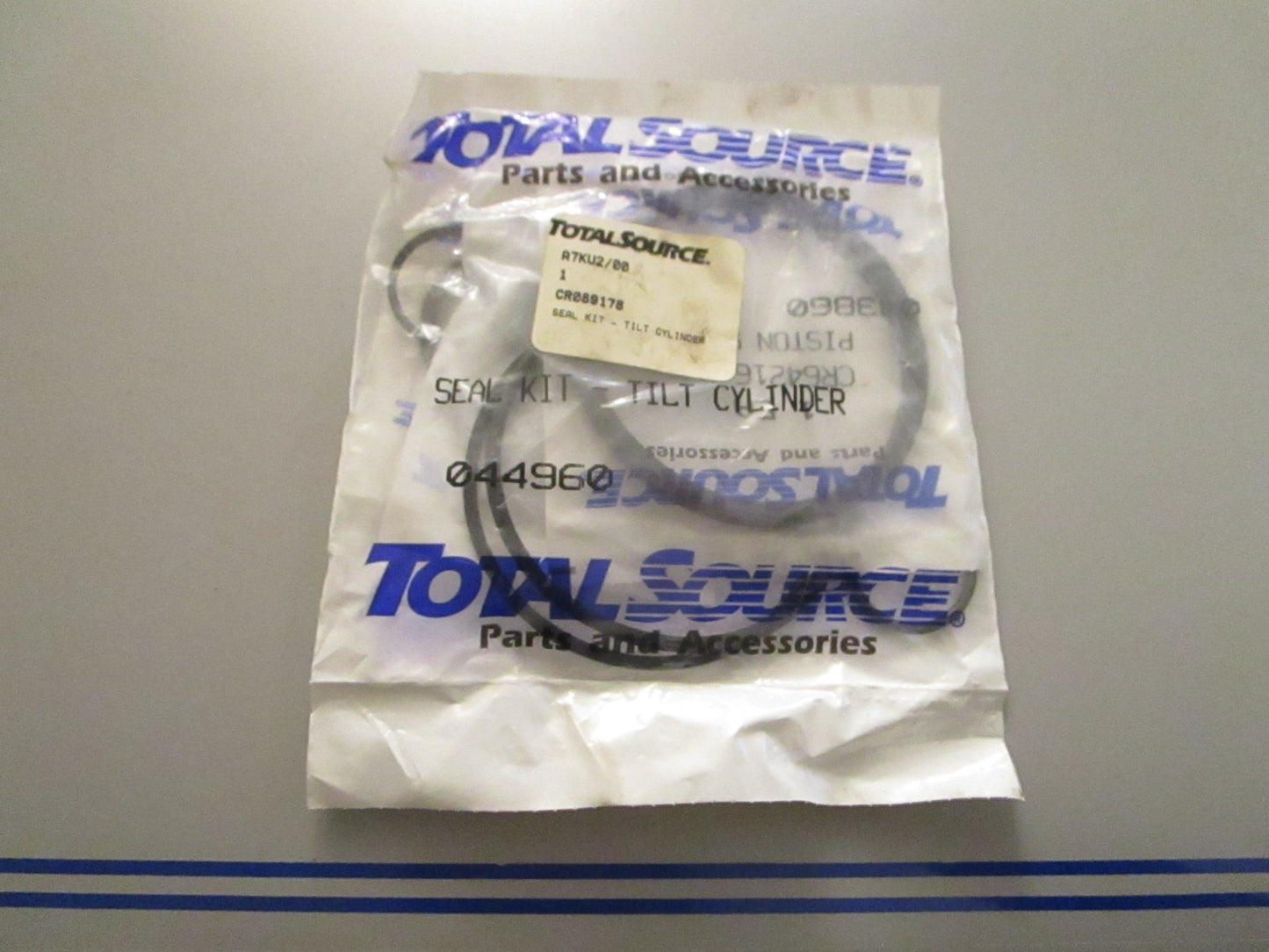 NEW Replaces: Crown CR089178 Total Source Tilt Cylinder Seal Kit 0720