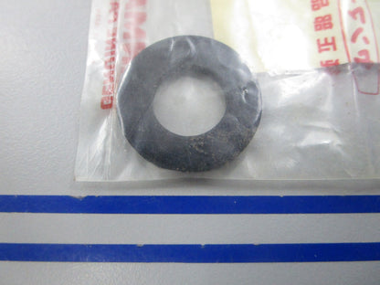 NEW OEM 124223-42070 Yamaha Washer Seal Piece 0810