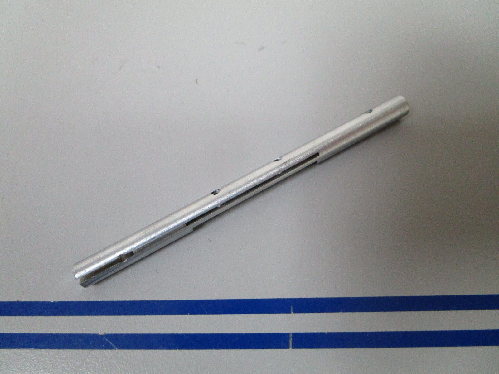 *NEW OEM* 0810 Mercury Quicksilver Throttle Shaft 1399-2012