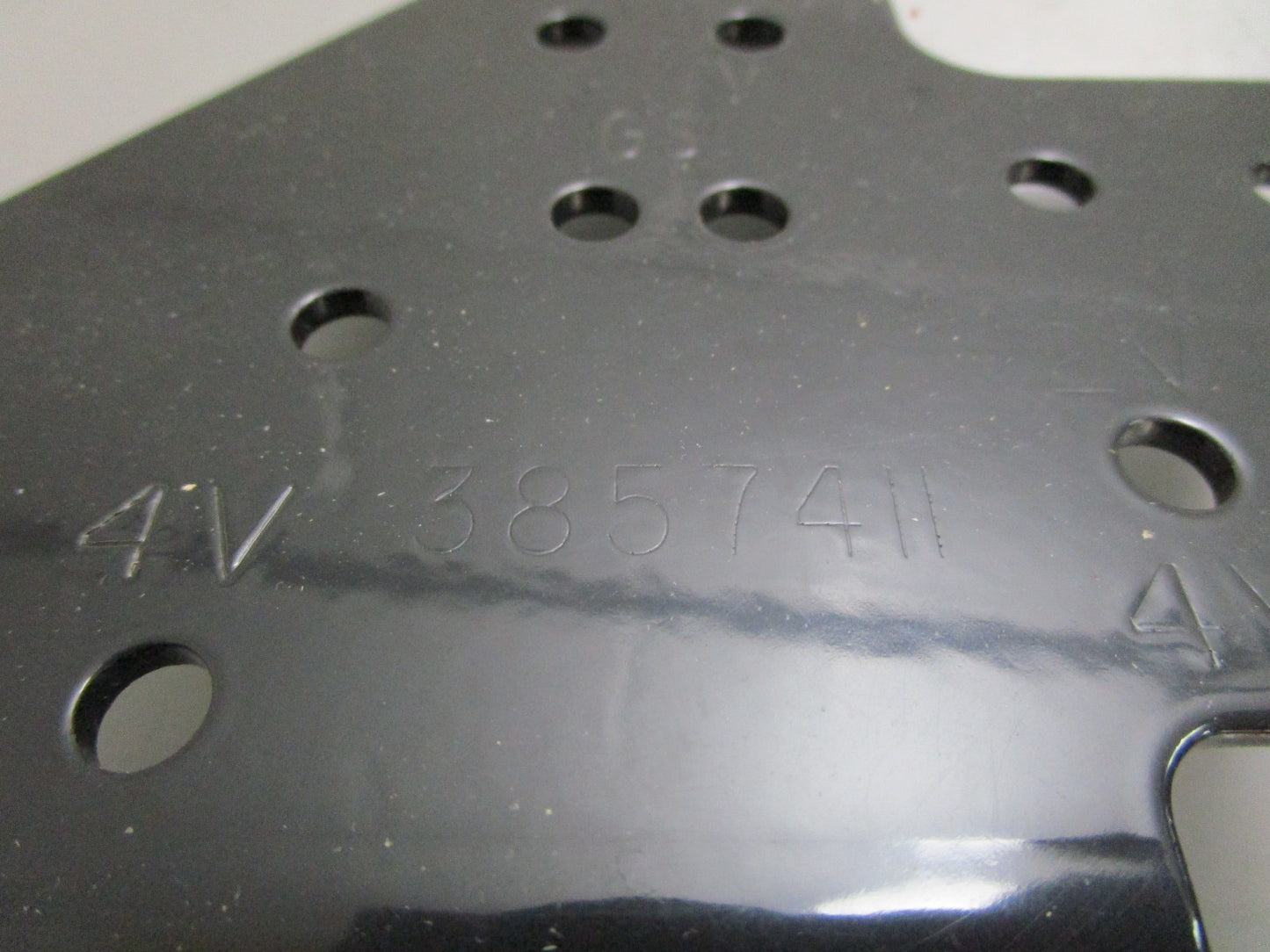 *NEW OEM* 0820 OMC Johnson Evinrude Bracket 3857411