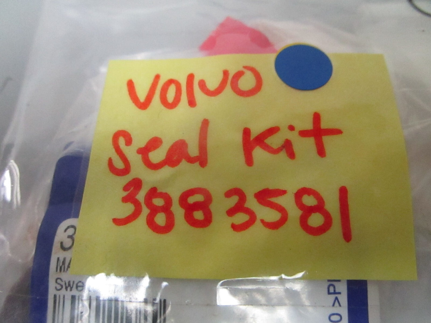 *NEW OEM* 0810 Volvo Penta Seal Kit 3883581