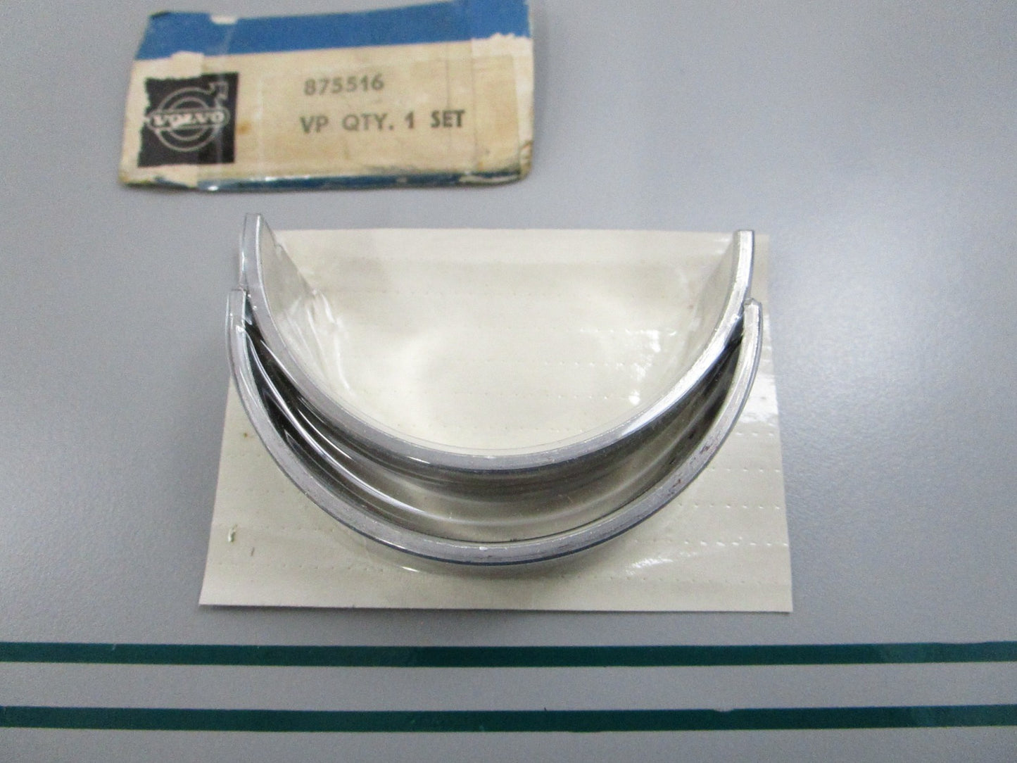 NEW OEM 875516 Volvo Penta Main Bearing Kit 0810