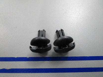 NEW OEM (LOT OF 2) Honda 90683-GAZ-003 Trim Clip 0810