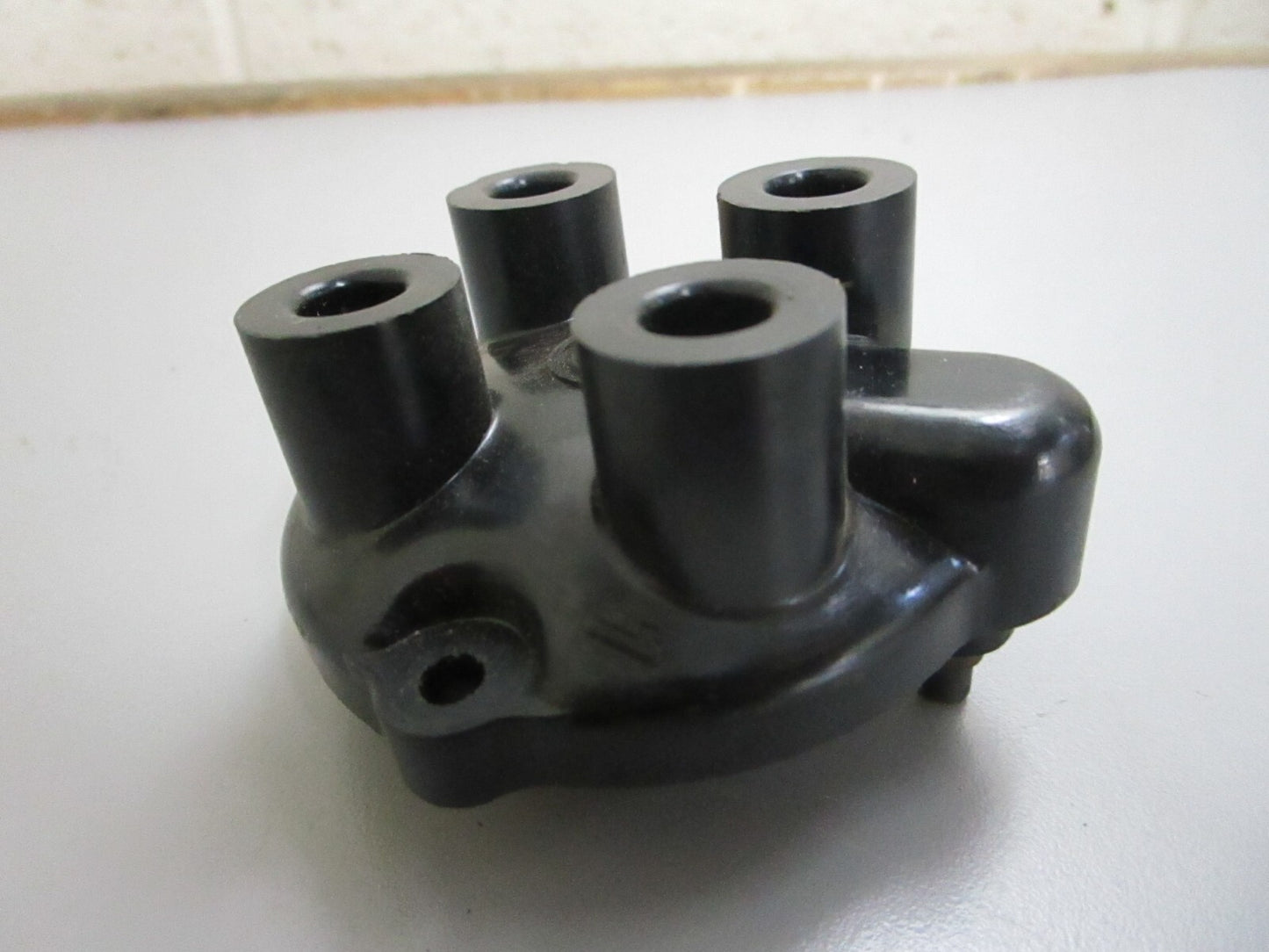 *NEW OEM* 0820 Mercury Quicksilver Distributor Cap 397-901