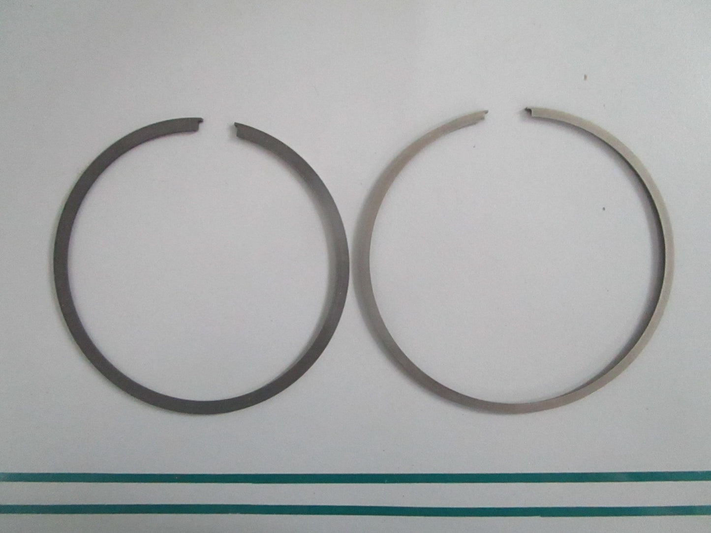 NEW OEM 39-818122A1 Mercury Quicksilver .030 2 Piston Ring Set 0820