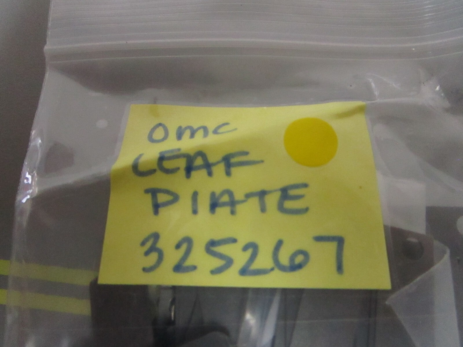 *NEW OEM* (LOT OF 2) 0750 OMC Johnson  LEAF PLATE 325267 0325267