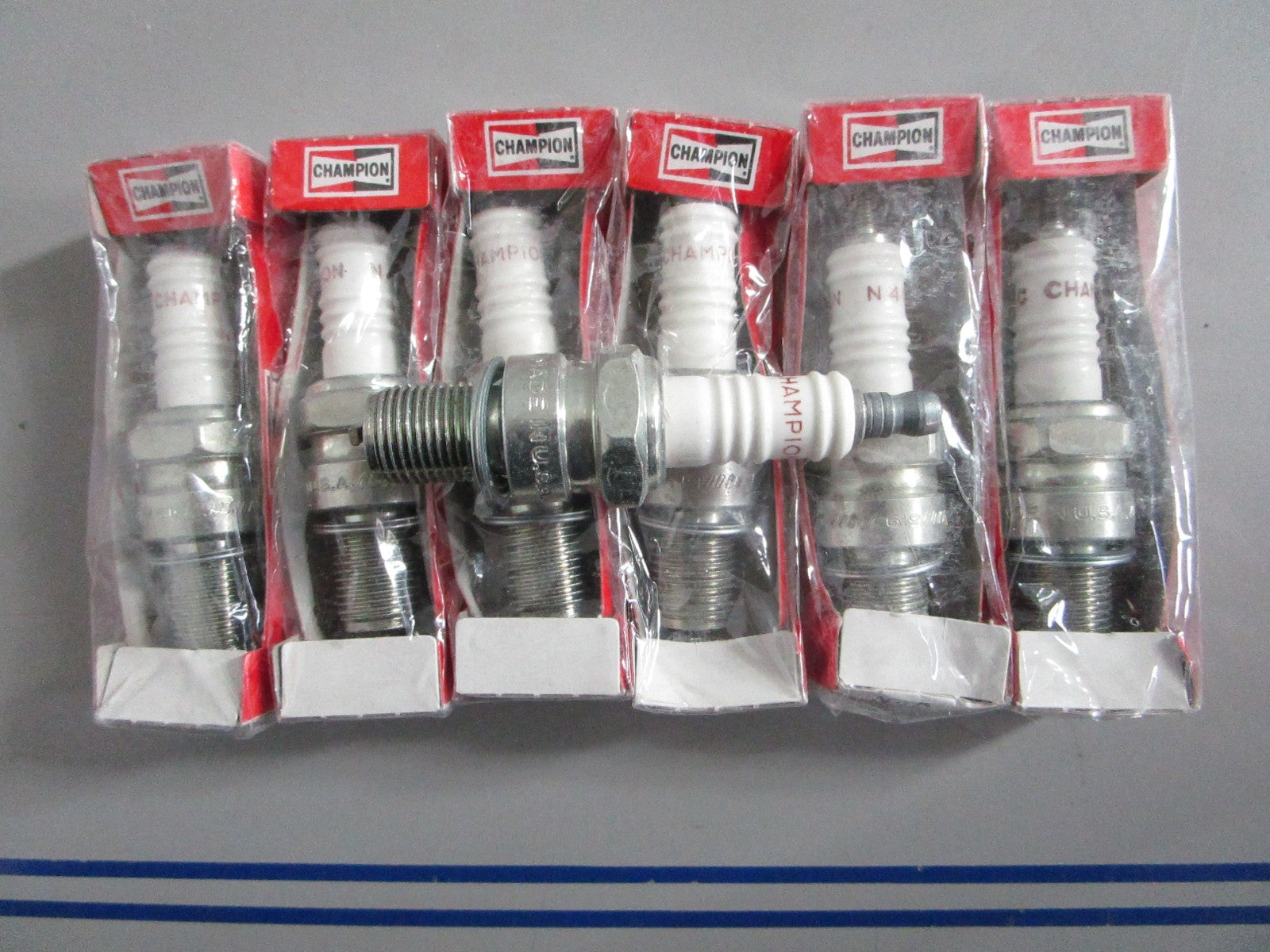 NEW OEM (LOT OF 7) N4C Champion Spark Plug 0820