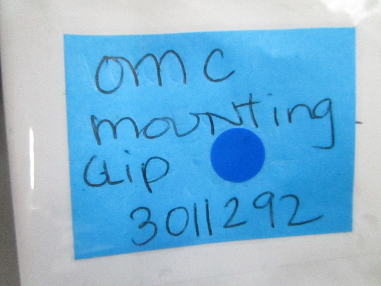 *NEW OEM* (LOT OF 2) 0810 OMC Johnson Evinrude Mounting Clip 3011292