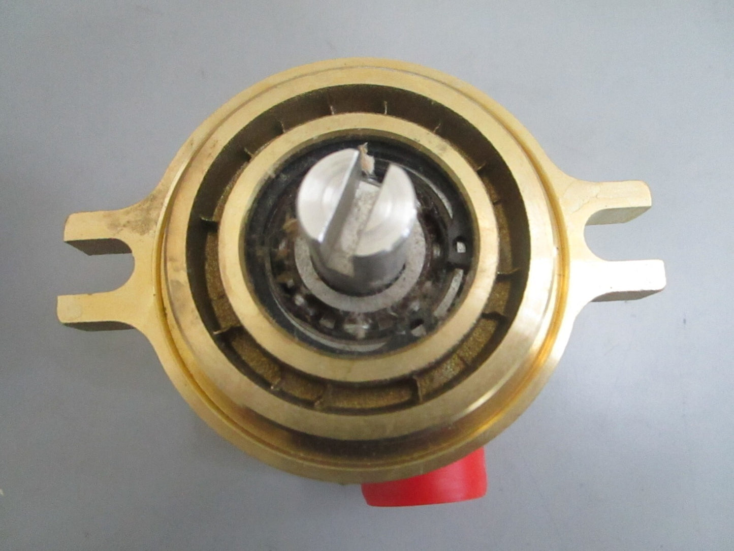 *NEW OEM* 0820 Volvo Penta Raw Water Sea Pump 842843