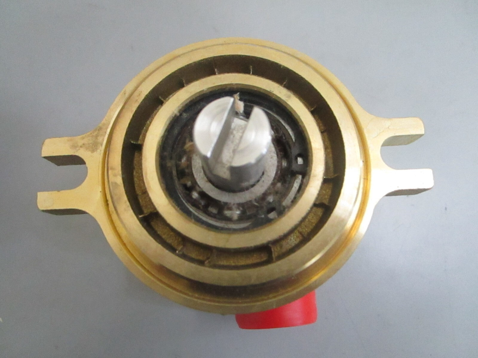 *NEW OEM* 0820 Volvo Penta Raw Water Sea Pump 842843
