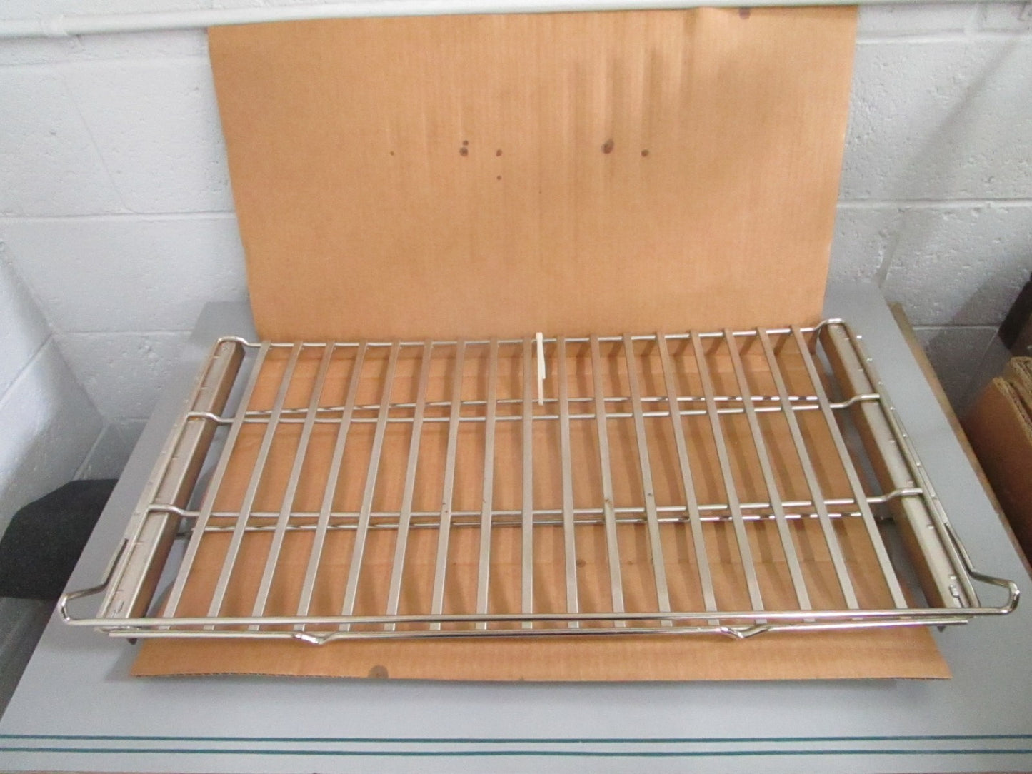 Whirlpool NEW OEM Sliding Oven Rack W11545292 NOS Part 0820