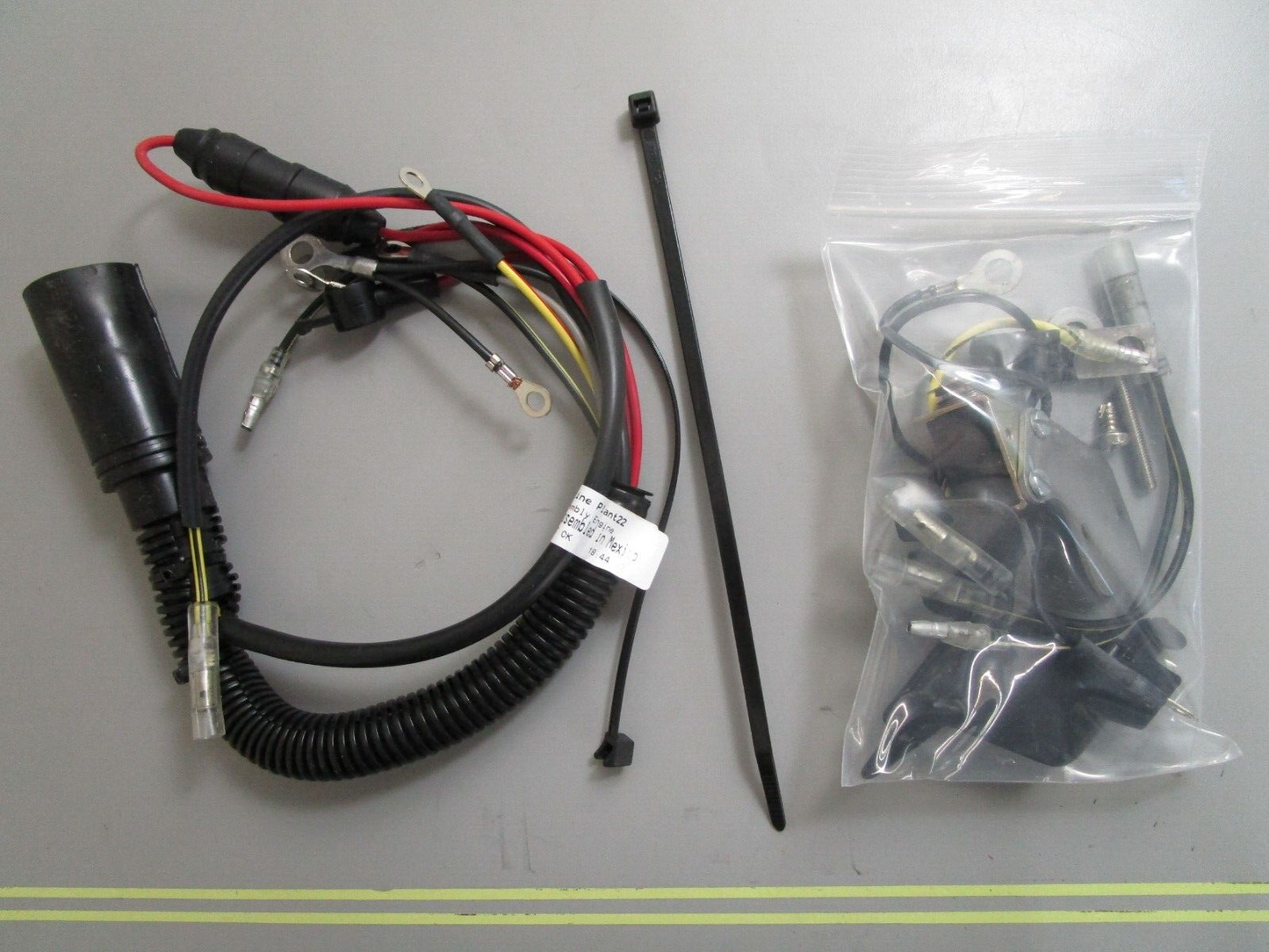 *NEW OEM* 0770 Mercury Quicksilver Harness Attaching Kit 95723A4